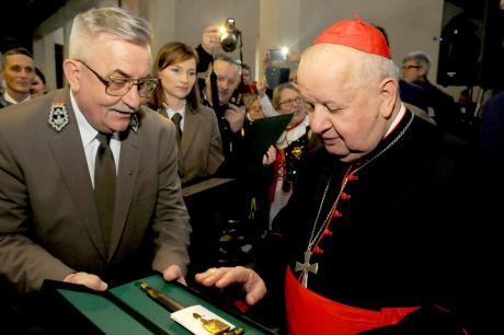 Kordelas Leśnika Polskiego dla Ks. Kardynała Stanisława Dziwisza