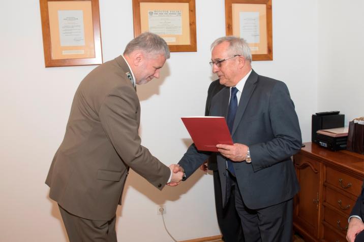 Prof&#x2e;&#x20;Tomasz&#x20;Zawiła&#x20;-&#x20;Niedźwiedzki&#x20;i&#x20;Rektor&#x20;UR&#x20;Kraków&#x20;Włodzimierz&#x20;Sady&#x20;Fot&#x2e;&#x20;G&#x2e;&#x20;Wojcieszek