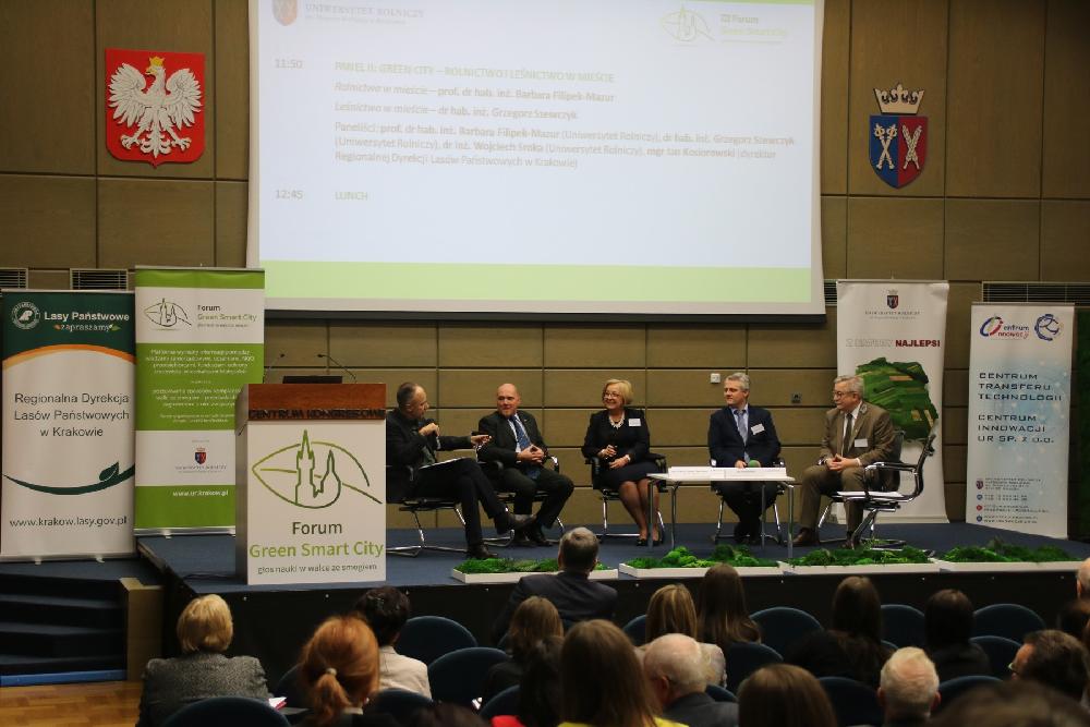 III&#x20;Forum&#x20;Green&#x20;Smart&#x20;City&#x20;&#x20;fot&#x2e;&#x20;P&#x2e;Barczyk